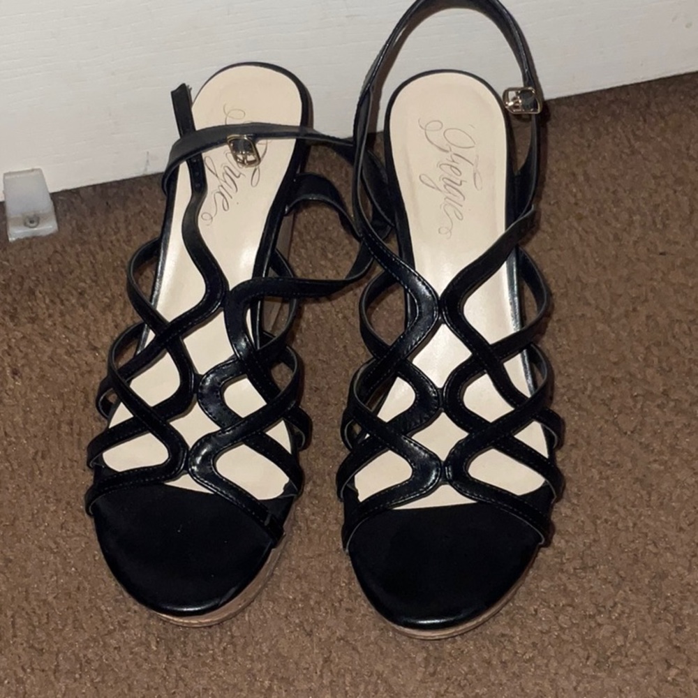Size 10 wedges